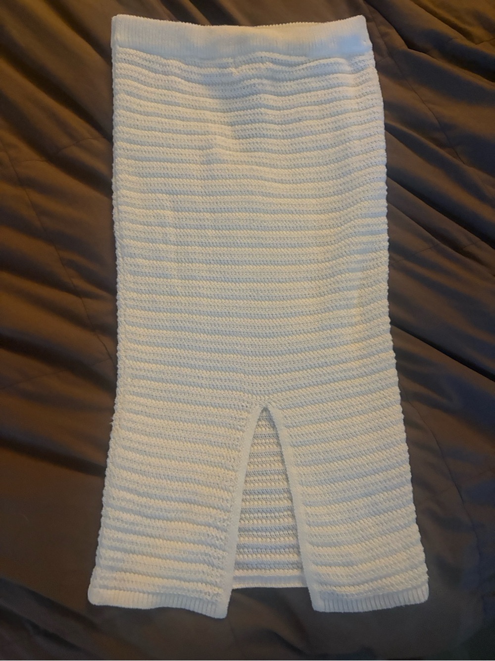H&M White Ribbed Pencil Midi Skirt with Back Vent
